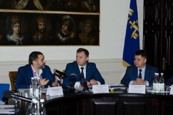 Комітет Верховної ради вирішував питання державного бюджету в збаразькому замку