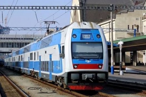 На квітень призначили додаткові рейси швидкісних поїздів через Тернопіль