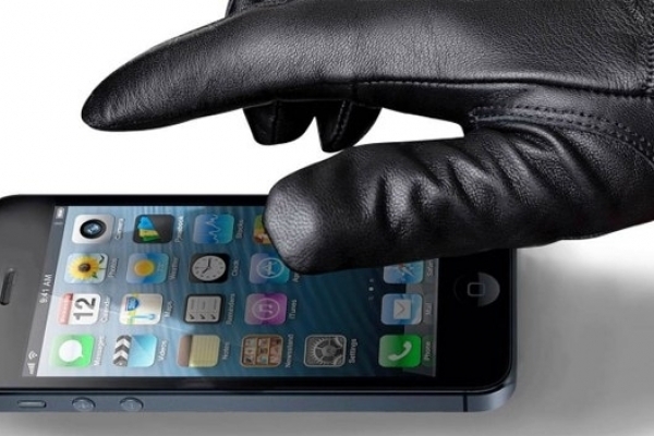 У Тернополі розшукують злодійку: опублікували відео крадіжки (Відео)