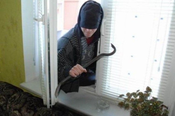 Як тернополянам уберегти свою оселю від квартирних злодіїв під час свят – розповіли у поліції