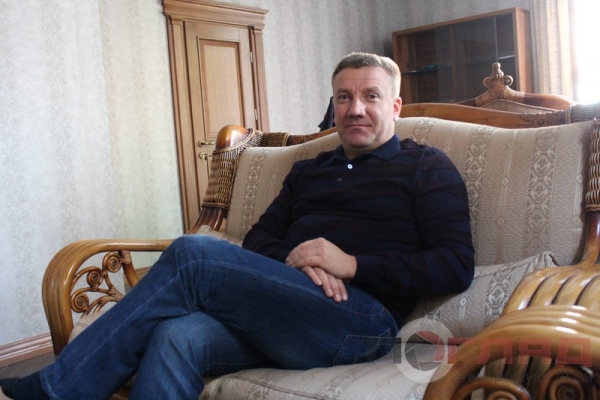 Нардеп Заставний продав свій розкішний будинок поблизу Тернополя