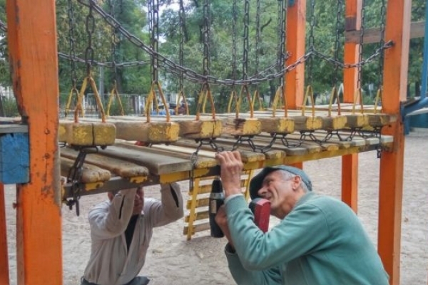 В Тернополі вирішили навести лад на подвір'ї «дяді Стьопи»
