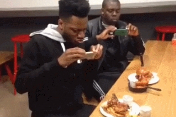 Тернополянка викликала поліцейських до бару, де збираються африканці