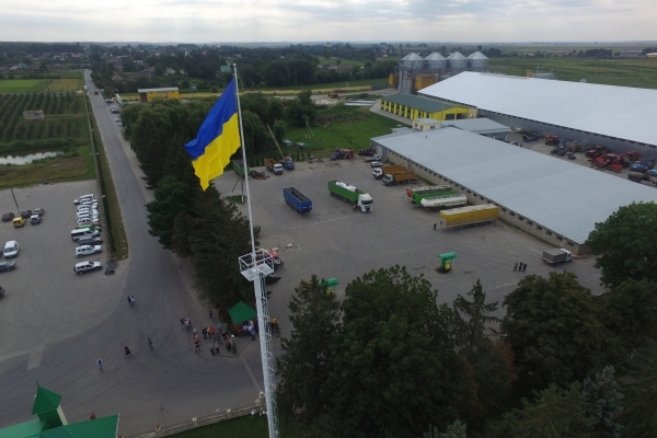 Найвищий прапор Західної України показали з висоти пташиного польоту (Фото)