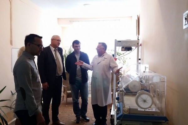 Тернопільським немовлятам теплий подарунок влаштували американці