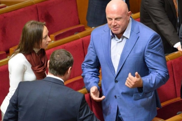 Депутат з Тернопільщини «наголосував» на нову швидкісну яхту? (Фото)