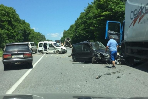 Заробітчани потрапили у страшну аварію – двоє загинули, а третій обікрав мертвого товариша