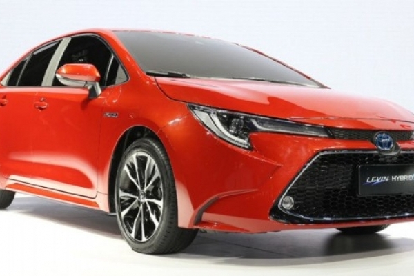 Тернополянин віддав киянину 10 тисяч доларів за фешенебельну іномарку, якої не було в природі