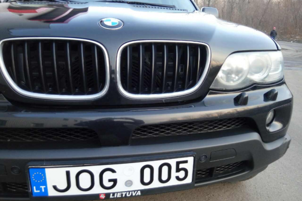 Парубій таки підписав закони про розмитнення «євроблях»