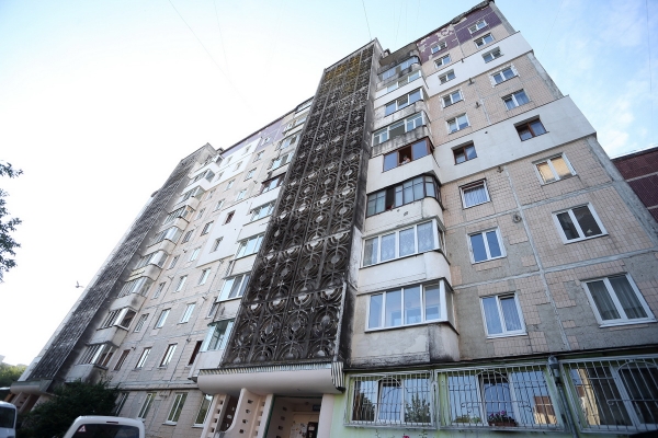 Мешканці вулиці Симоненка не можуть поділити прибудинкову територію (Відео)