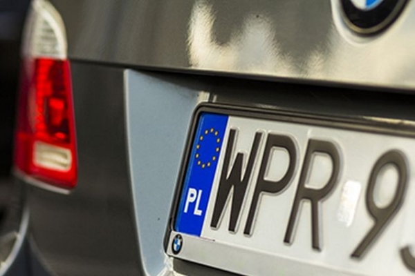 В Тернополі в «живій» черзі на розмитнення авто доводиться стояти кілька діб (Відео)