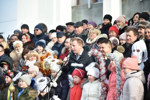 Тернопільська ОДА та облрада запустили флешмоб «Україна колядує»
