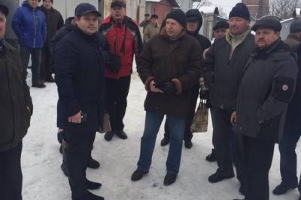 Чергова гаряча точка у Тернополі: власники гаражного кооперативу «Аляска Авто» б’ють на сполох