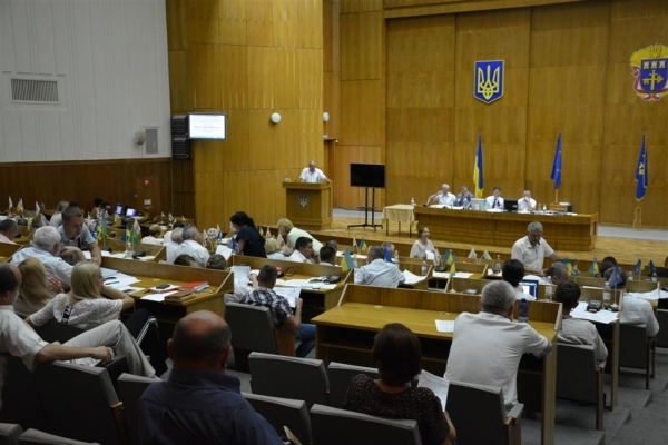 Через обласних депутатів школи Тернопільщини можуть залишитись без парт (Відео)