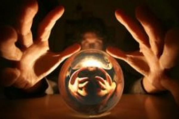 На Тернопільщині шахрайки так налякали пенсіонерів прокляттям, що ті позбулися грошей