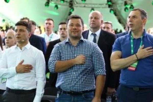 Українцям показали зарплати нових депутатів однією картиною: цифри вражають