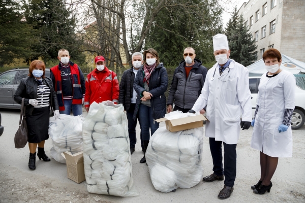 Виконана обіцянка: медики п’яти районів Тернопілля отримали особливі великодні подарунки