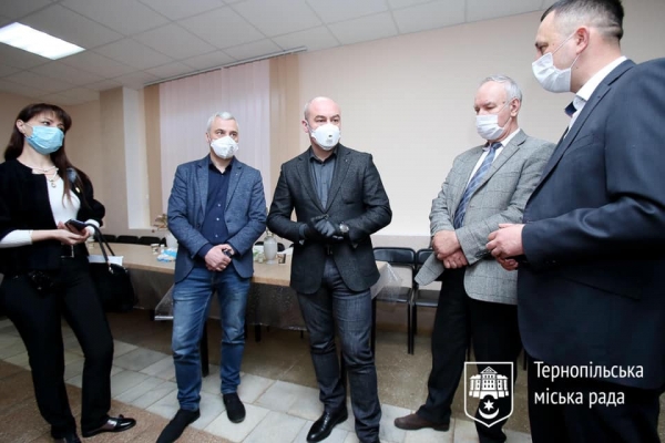 Працівники міської ради передадуть частину зарплати на допомогу потребуючим тернополянам