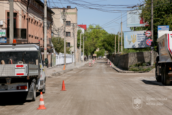 У Тернополі триває поточний ремонт ключової дороги міста - вулиці Богдана Хмельницького