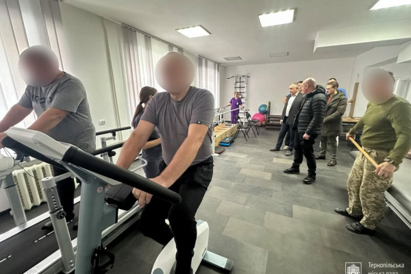 Міський голова Тернополя Сергій Надал відвідав поранених захисників у лікарні міста