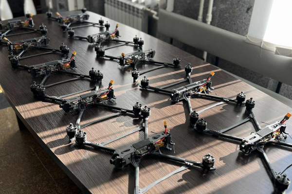 Тернопіль для ЗСУ: бійці 37-ї бригади морської піхоти отримали FPV-дрони True Flex