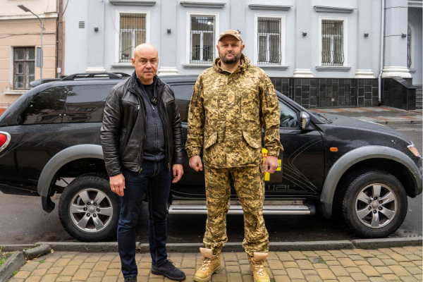 Тернопіль для ЗСУ: новий позашляховик для 35-го стрілецького батальйону