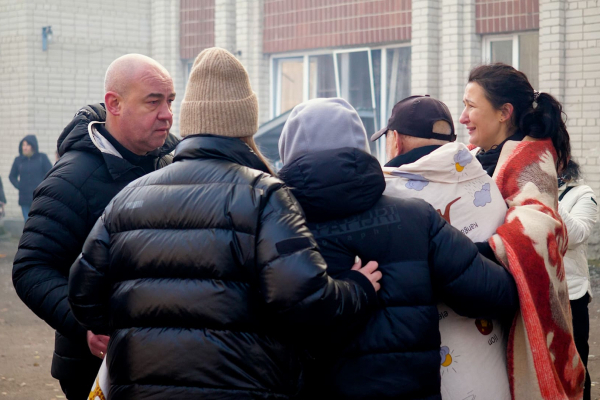 Тернополяни об’єдналися, щоб підтримати постраждалих від обстрілу: допомагають жителі міста, бізнес, працівники міської ради, “Молокія”, артист YakTak, релігійні організації