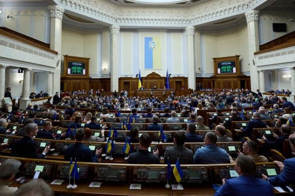 Тарифи ростуть, а платять звичайні українці: хто насправді фінансує провали в енергетиці