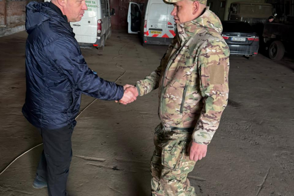 Сергій Надал на фронті напередодні Великодня вручив відзнаки воїнам 105 бригади ТрО