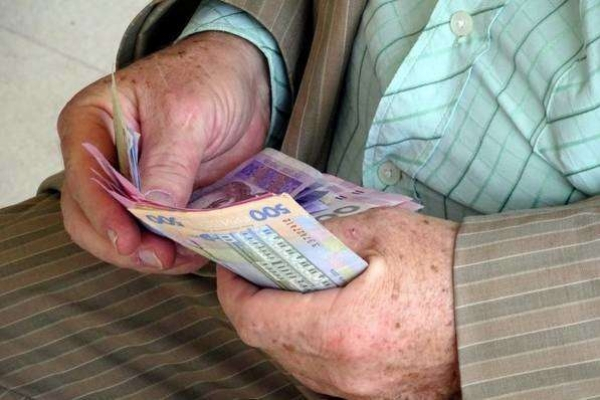 Пенсії в Україні перерахують заднім числом: хто отримає прибавку відразу за кілька місяців