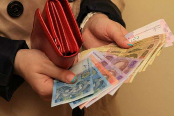 Українці можуть отримати ще один вид допомоги через «ПриватБанк»: кому виплатять гроші
