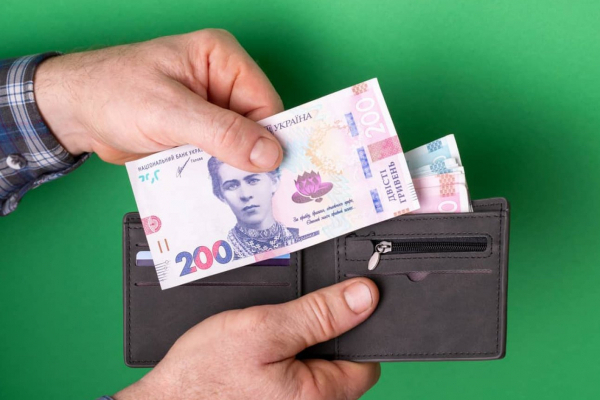 Графік виплати пенсій у 2026 році: якого числа щомісяця даватимуть гроші